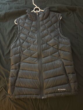 Columbia Women's Black Quilted Puffer Vest